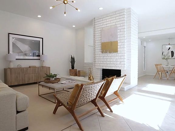 4th image of 17 Mayapple Way
