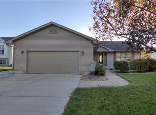 3433 Briarcrest Dr, Eau Claire, WI 54701