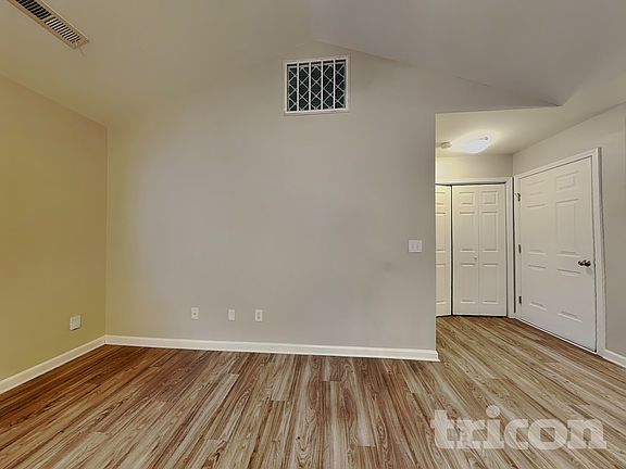 3rd image of 5121 Benjamin Ct