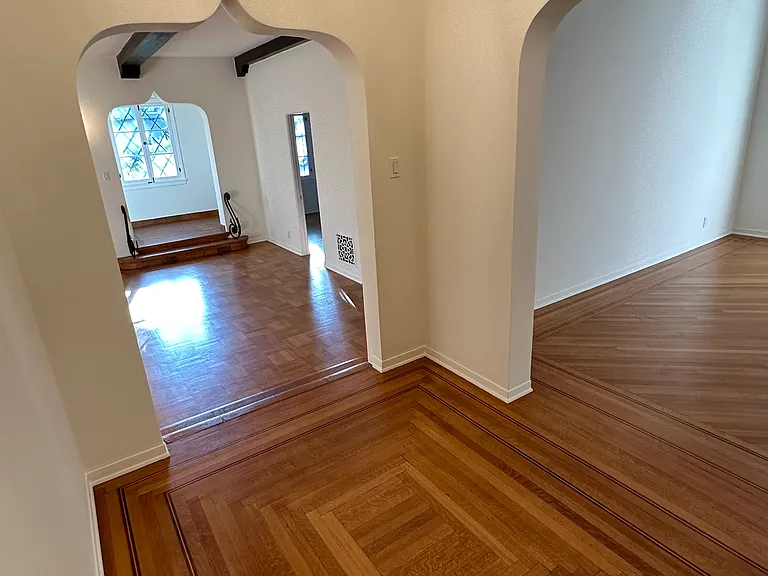 150 S Orange Dr — Photo 17
