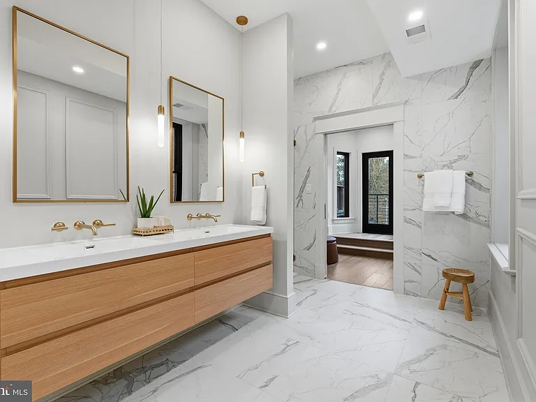 1816 Belmont Rd NW — Photo 37