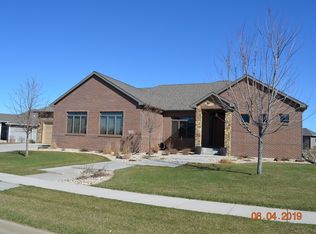 6400 S Hemingstone Trl, Sioux Falls, SD 57108
