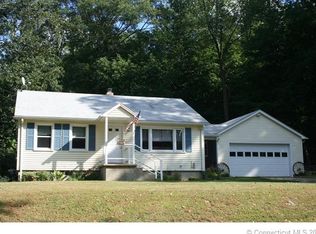 86 Yantic Ln, Norwich, CT 06360