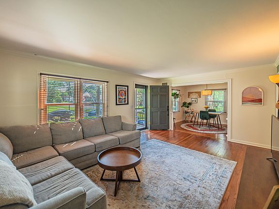 4th image of 301 N 34th St