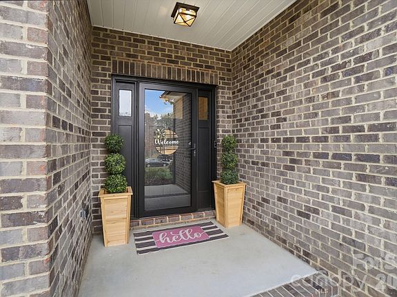 5th image of 3354 Westview Rd