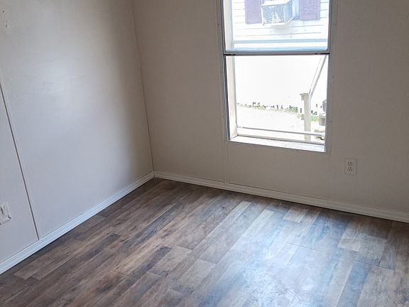 4th image of 11 Jacob Ln #10