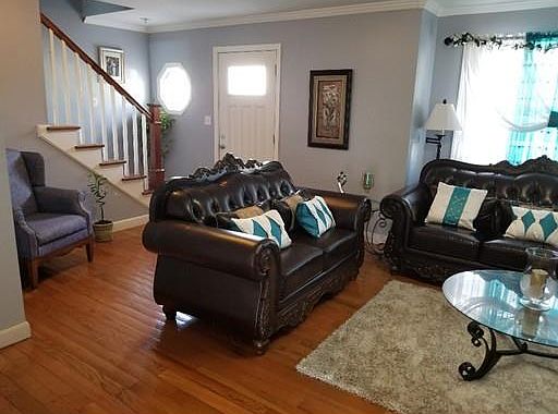 5th image of 446 Hampshire St #446A