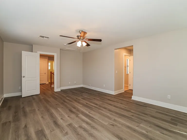 1146 E Hampton Ln — Photo 10