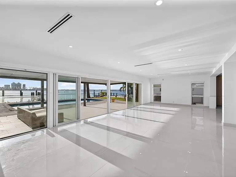 1101 S Shore Dr #1 — Photo 25