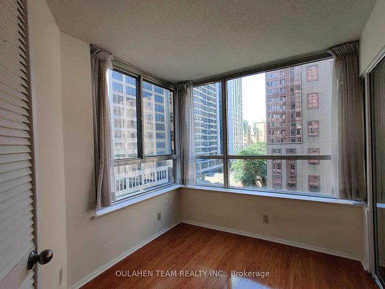 711 Bay St #717 — Photo 6