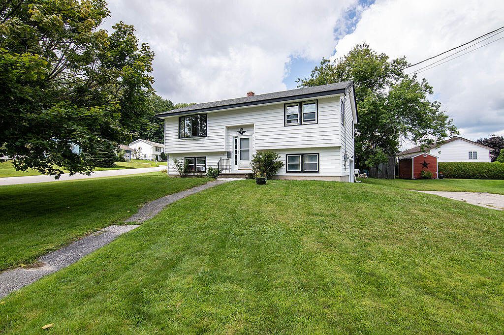 19 Hilltop Avenue, Lewiston, ME 04240 MLS 1572196 Zillow