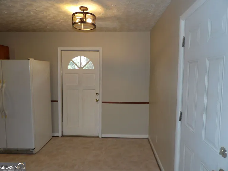 5261 Heather Ln — Photo 3