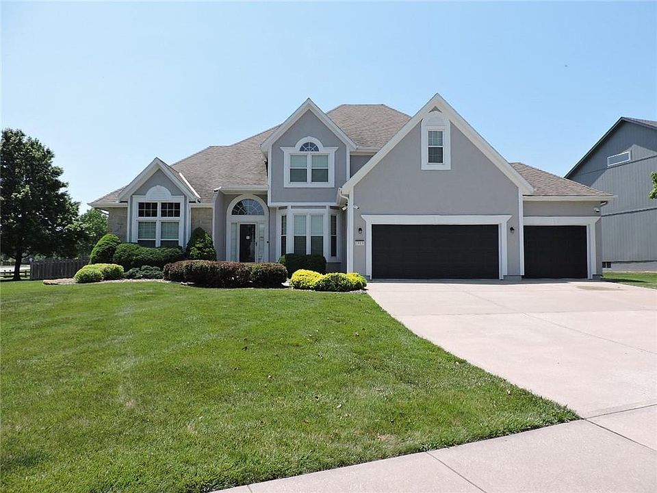 1st image of 2913 SE Bingham Dr
