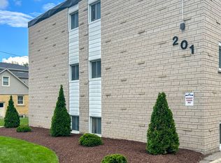 201 Erb St W, Waterloo, ON N2L 1V6