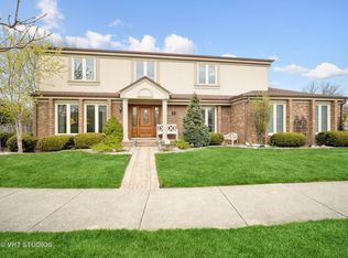2602 E Warwick Ct, Arlington Heights, IL 60004