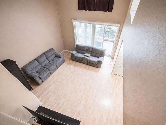 3rd image of 4096 Union Square Ln
