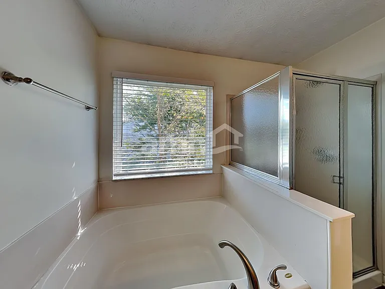 136 Leasure Dr — Photo 14