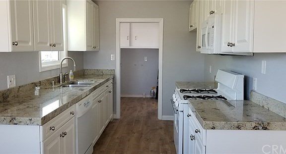 3rd image of 5528 Carfax Ave