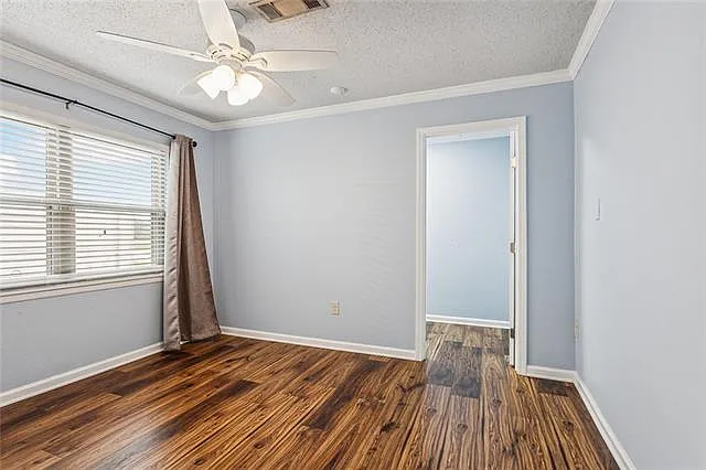 2204 Deerlick Ln — Photo 4