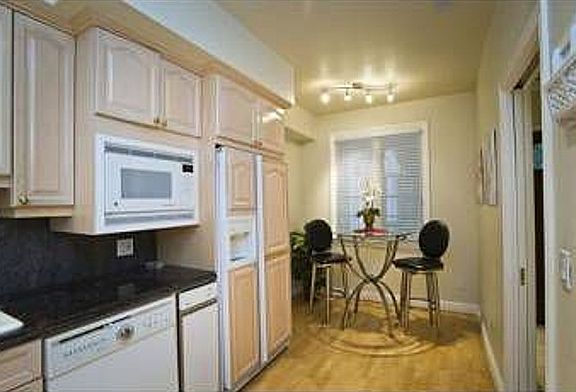 5th image of 153 N San Mateo Dr APT 105