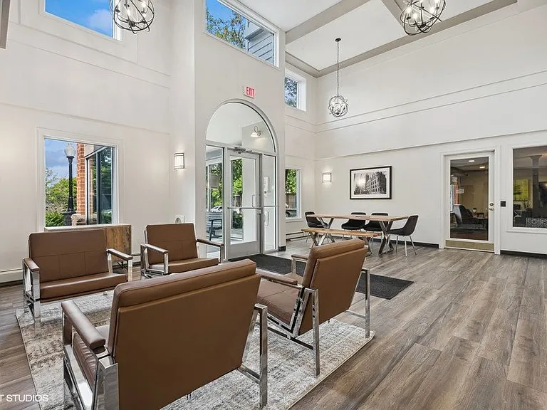 Park Glen Apartments — Photo 9