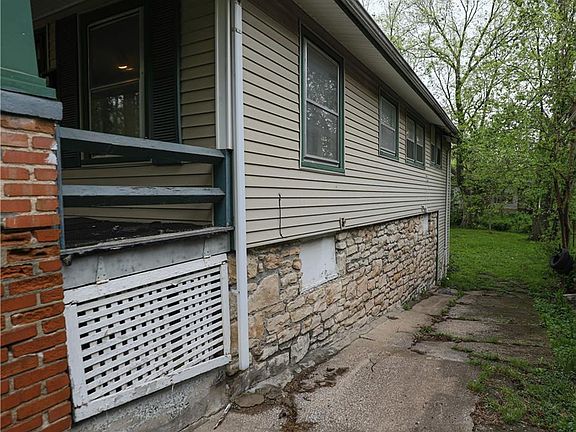 2nd image of 5705 Brooklyn Ave