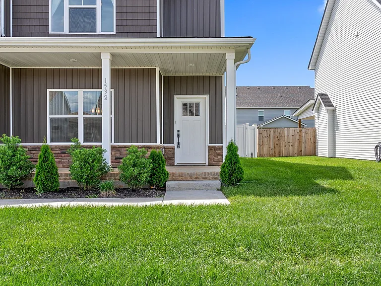 1532 Kingbird Dr — Photo 2