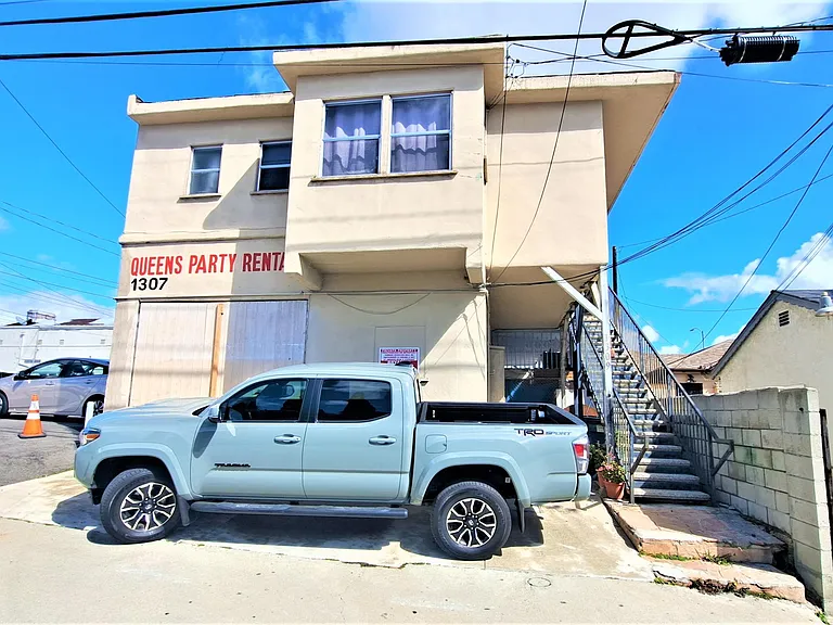 1309 N La Brea Ave #A — Photo 5
