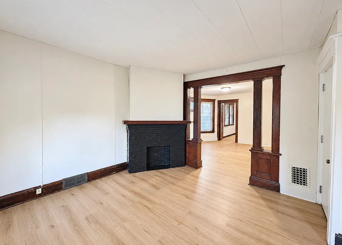2 bed, $1,200 — Photo 3