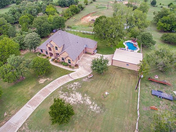 4th image of 551 County Road 3798