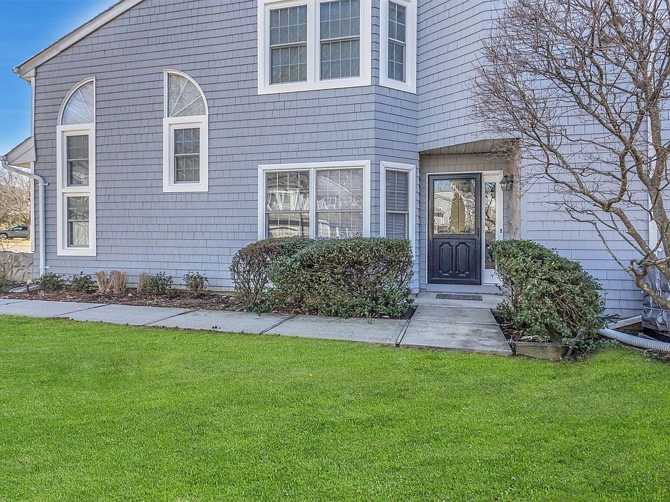 1st image of 166 Lakebridge Dr N #166