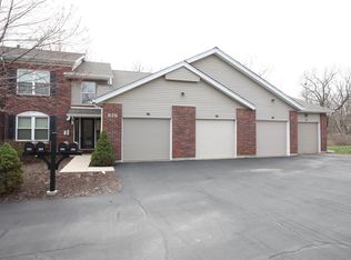 626 Pine Ridge Trails Ct APT 104, Ballwin, MO 63021