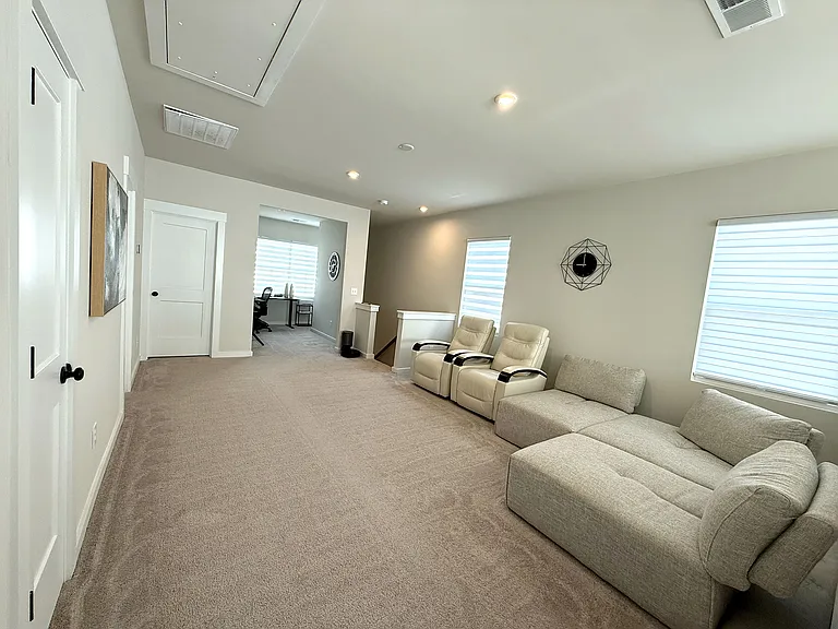 9451 Munsing Dr — Photo 22