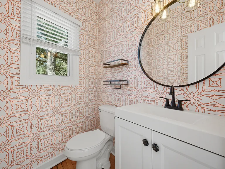 3848 Surry Rd — Photo 18
