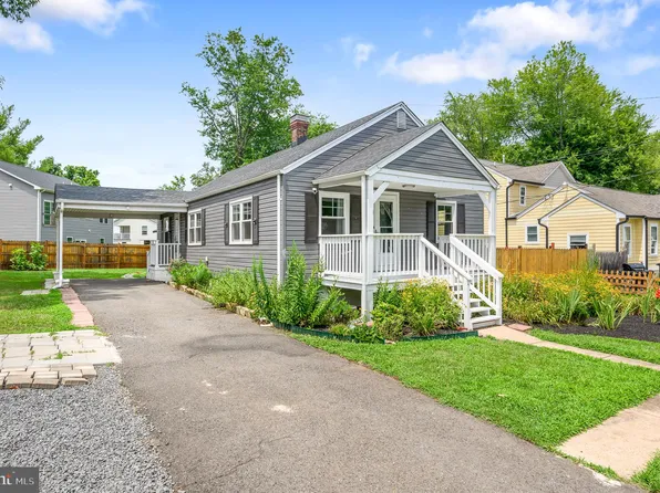 8520 Yorkshire Ln, Manassas, VA 20111