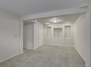 821 Valley Trails Dr, Villa Hills, KY 41017