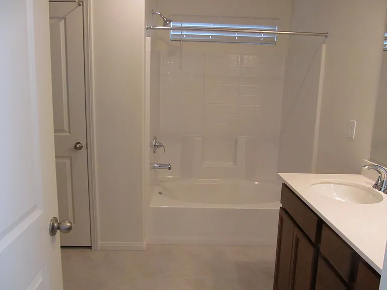 8110 Oakwood Bend Ave — Photo 26