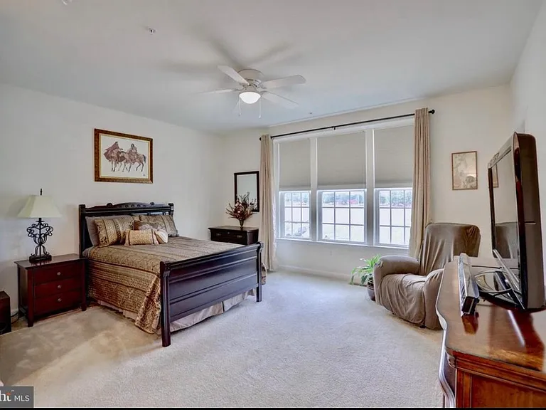 13728 Atlantis St #7L — Photo 8