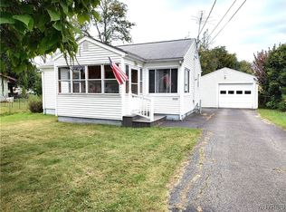 6644 Hamilton Dr, Derby, NY 14047