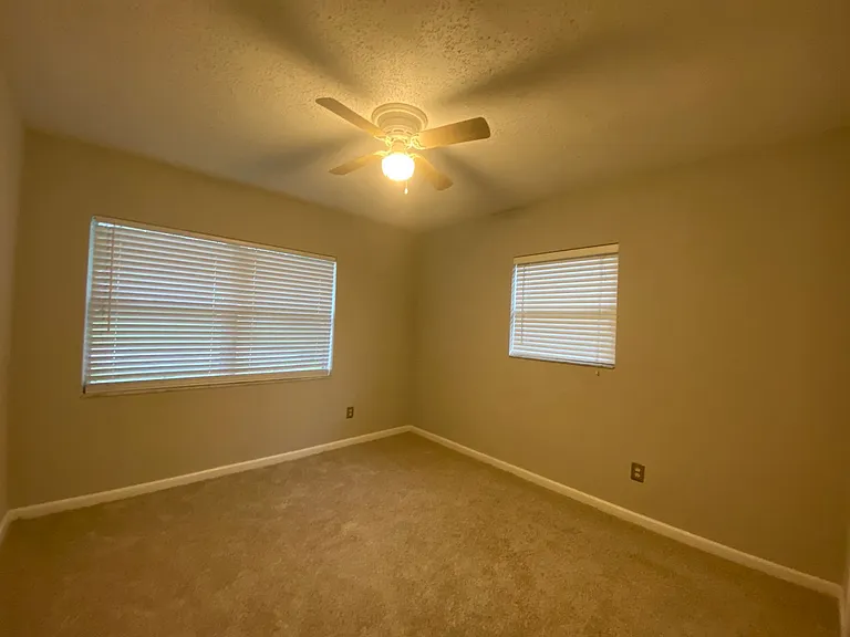 1421 Ridgecrest Rd — Photo 12