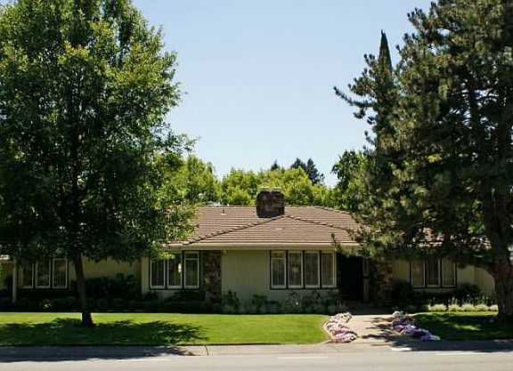 5th image of 2630 American River Dr