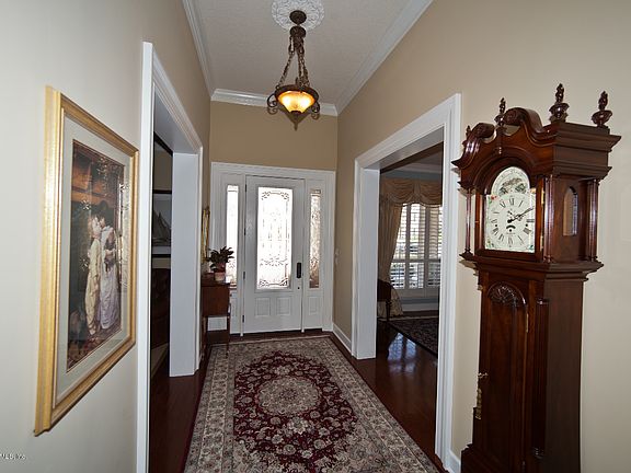 3rd image of 1869 Forest Glen Way