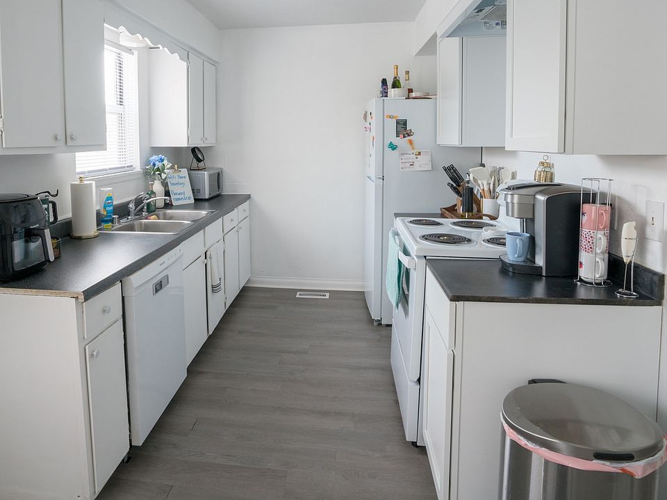 1st image of 724 Alton Rd #724