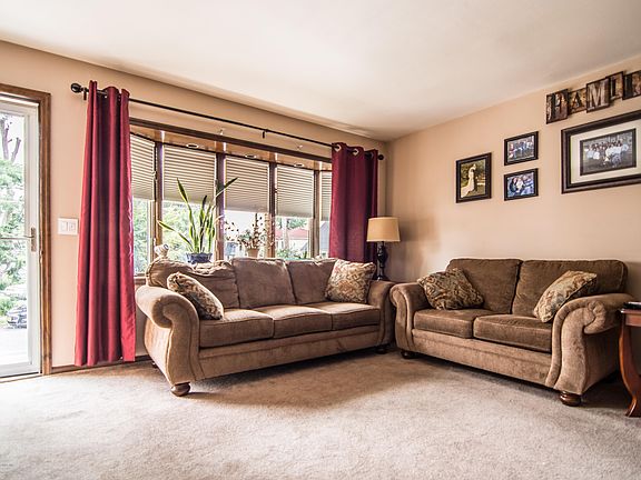 2nd image of 27 Llewellyn Pl