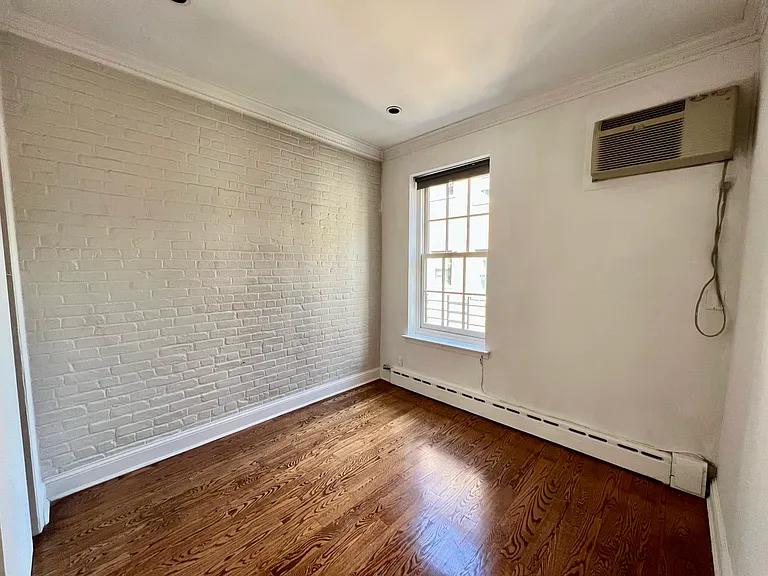 303 W 18th St #5 — Photo 5
