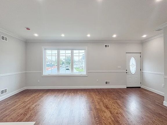 4th image of 100 Mason Blvd Floor 1