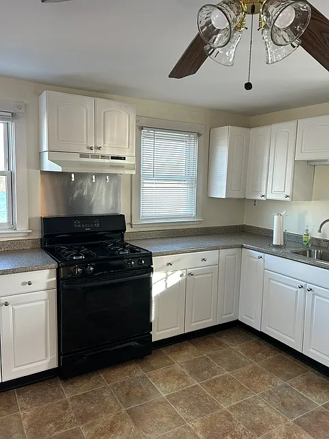 1 bed, 900 sqft, $2,300 — Photo 4