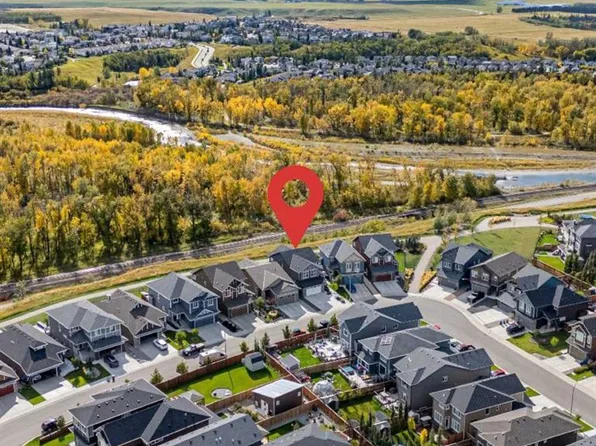 43 N Mist Mountain Rise, Okotoks, AB T1S 5R4