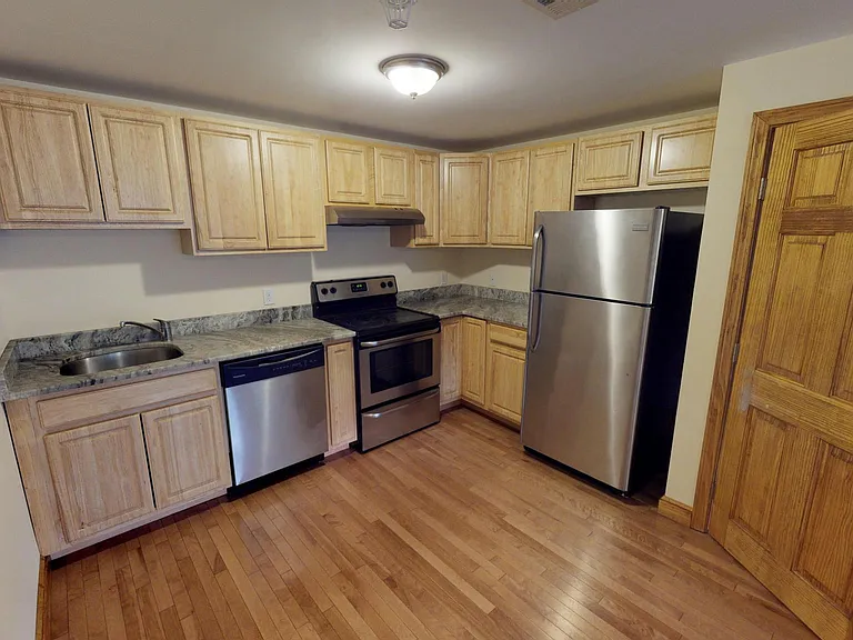 38 W Elm Ter #4 — Photo 10