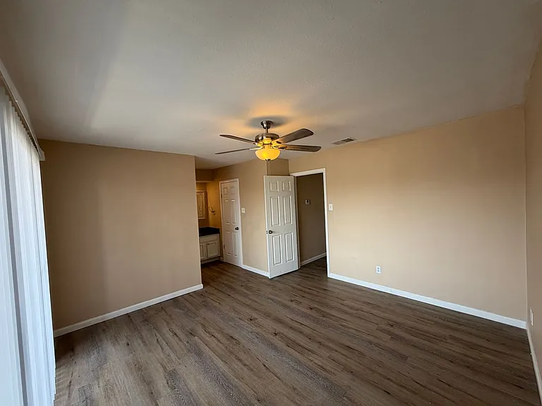 4226 Walnut Hills Dr #4 — Photo 17